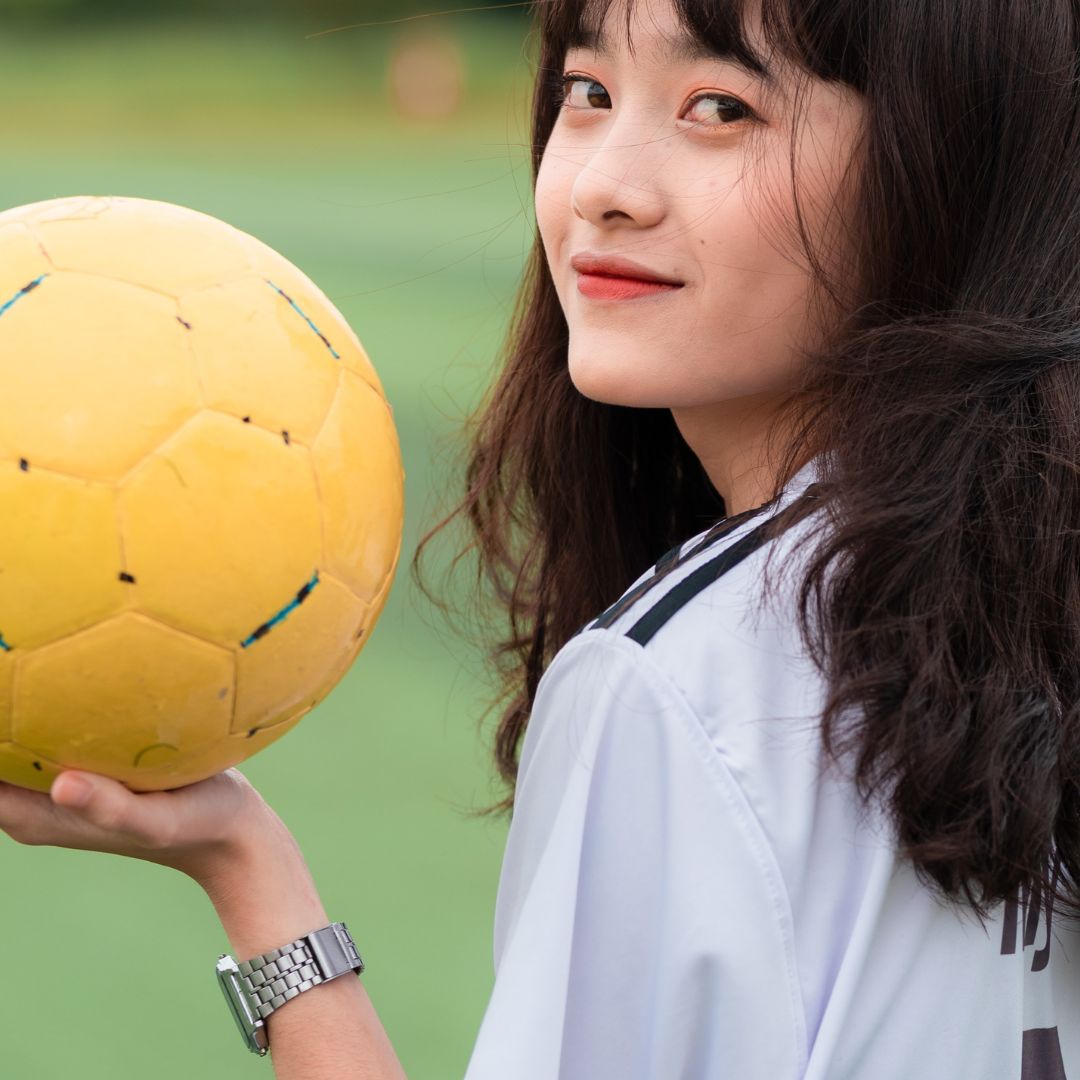 Stadion sepak bola di Indonesia lebih aman dipakai buat konser K-pop aja deh